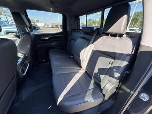 Certified 2022 GMC Sierra 1500 SLT w/ SLT Convenience Package image 24