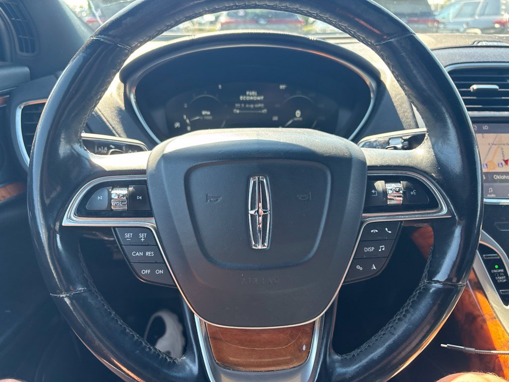 Used 2019 Lincoln Nautilus Reserve AWD/4WD image 2