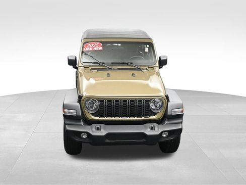 Used 2025 Jeep Wrangler Sport AWD/4WD image 35