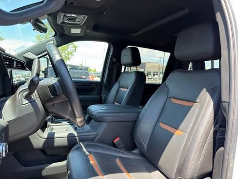 Used 2024 GMC Sierra 3500 AT4 w/ AT4 Premium Plus Package AWD/4WD image 7