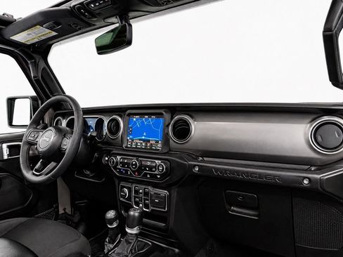 Used 2023 Jeep Wrangler Unlimited w/ Sun & Screen Package AWD/4WD image 29