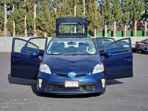 Used 2015 Toyota Prius Four image 30