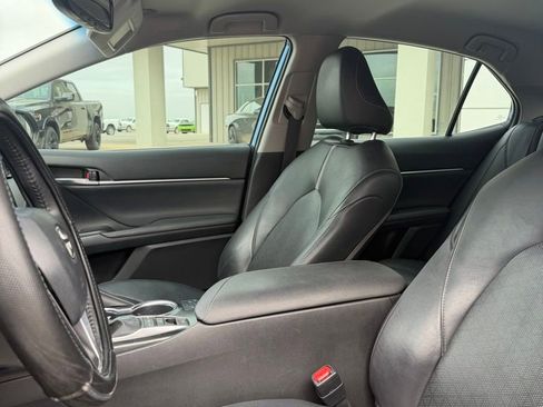 Used 2020 Toyota Camry XSE image 7