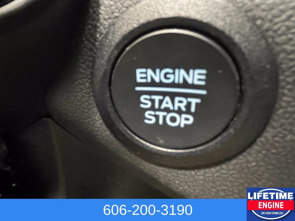 Used 2025 Ford Escape ST-Line AWD/4WD image 31