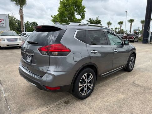 Used 2017 Nissan Rogue SL w/ SL Premium Package FWD image 6
