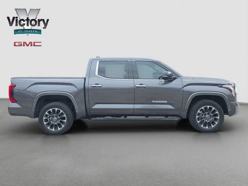 Used 2022 Toyota Tundra Limited w/ Power Package AWD/4WD image 18