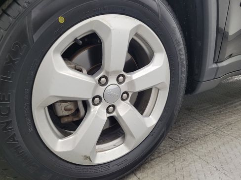 Used 2020 Jeep Compass Latitude w/ Popular Equipment Group image 31