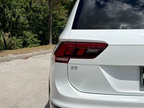 Used 2024 Volkswagen Tiguan SE R-Line FWD image 10