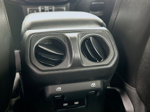 Used 2022 Jeep Wrangler Rubicon image 26