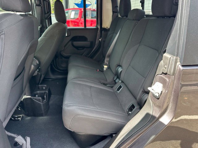Used 2023 Jeep Gladiator Sport AWD/4WD image 30