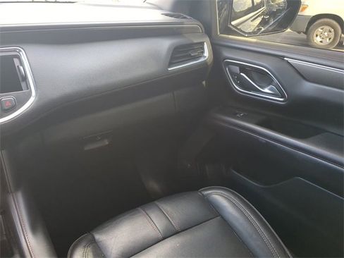 Used 2021 Chevrolet Suburban RST w/ Rear Media and Nav Package image 17