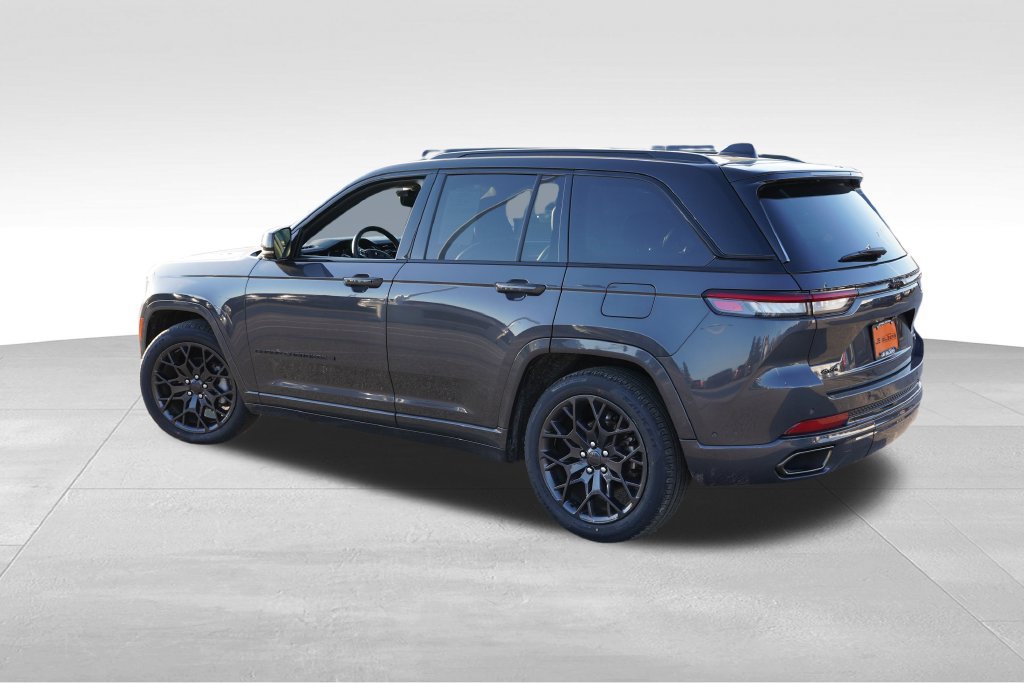 Certified 2025 Jeep Grand Cherokee Summit w/ Obsidian Package AWD/4WD image 9