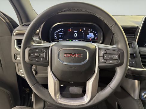Used 2024 GMC Yukon SLE w/ Gmc Pro Safety Plus Package RWD image 13