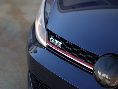 Used 2018 Volkswagen GTI Autobahn FWD image 30