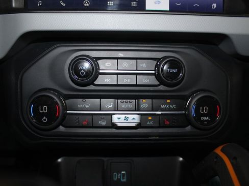 Used 2023 Ford Bronco Badlands image 50