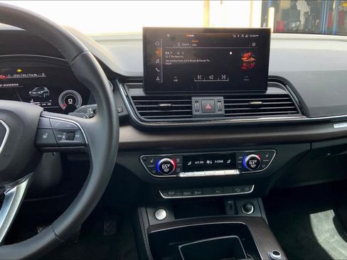 Used 2021 Audi Q5 Premium Plus w/ Premium Plus Package image 7