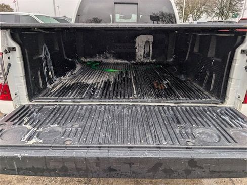 Used 2023 Nissan Titan SV w/ SV Convenience Package image 28