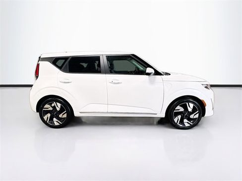 Used 2023 Kia Soul GT-Line image 8