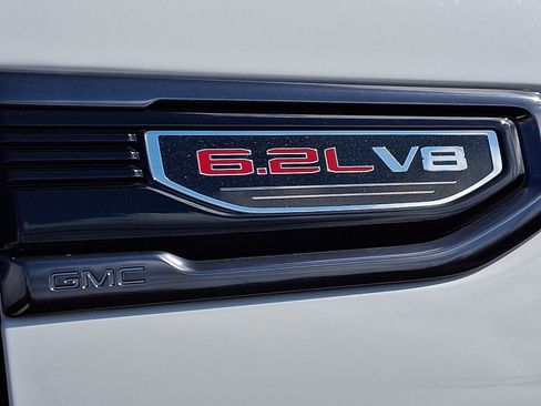 Used 2024 GMC Sierra 1500 AT4 w/ Technology Package AWD/4WD image 35