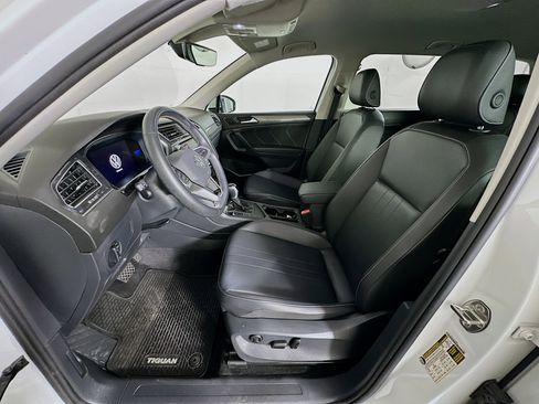 Used 2023 Volkswagen Tiguan SE FWD image 13
