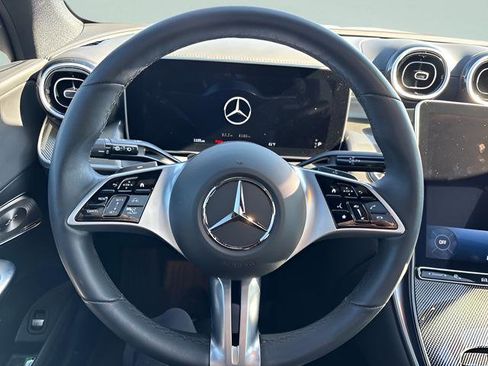 Used 2024 Mercedes-Benz GLC 300 4MATIC image 17