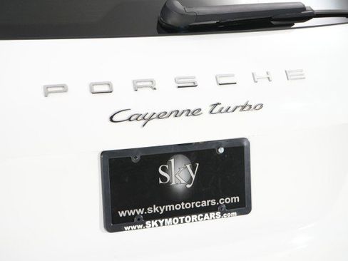 Used 2017 Porsche Cayenne Turbo image 29