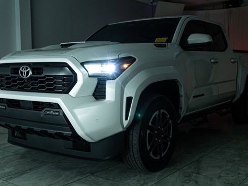 Used 2024 Toyota Tacoma TRD Sport image 39