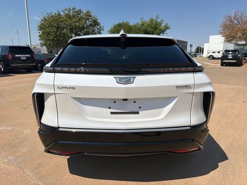 Used 2024 Cadillac Lyriq Luxury AWD/4WD image 3