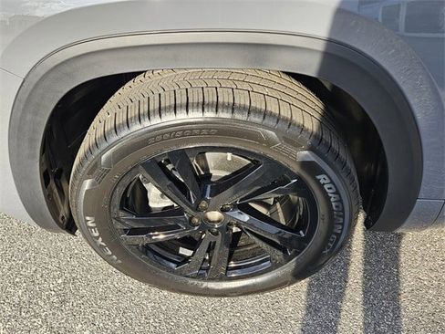 New 2026 Volkswagen Atlas Cross Sport SEL R-Line image 19