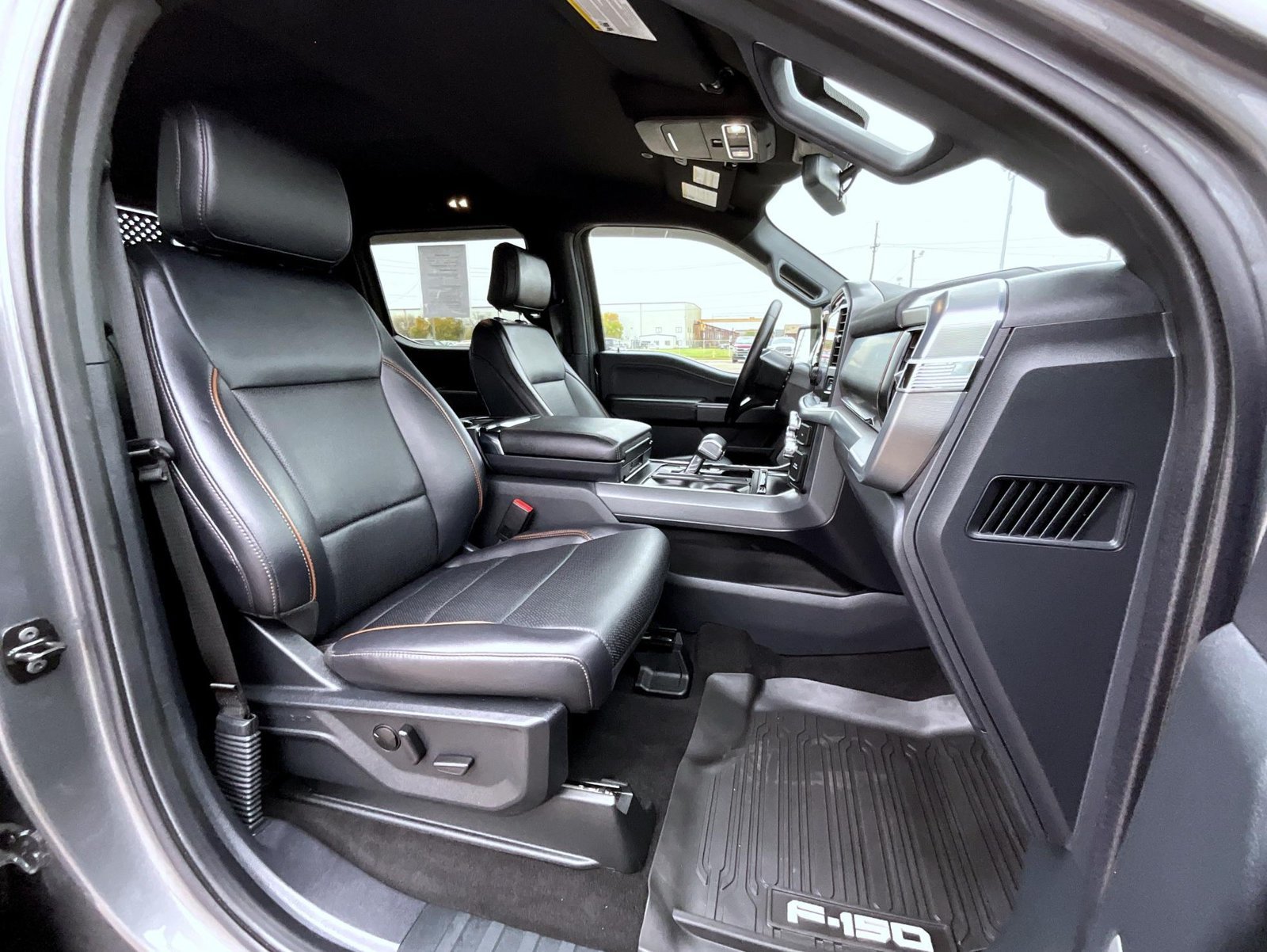 Used 2025 Ford F150 Lariat w/ Equipment Group 501A Mid AWD/4WD image 16