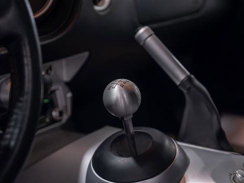 Used 2005 Ford GT image 16