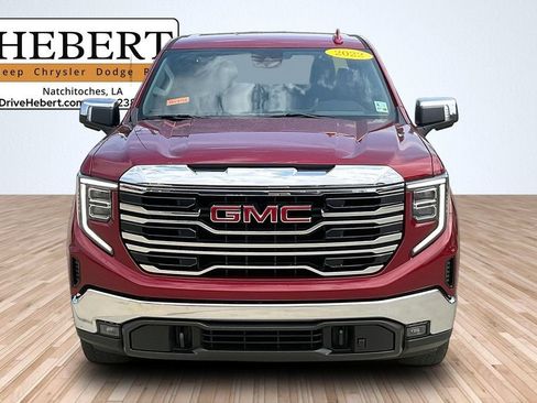Used 2022 GMC Sierra 1500 SLT AWD/4WD image 3