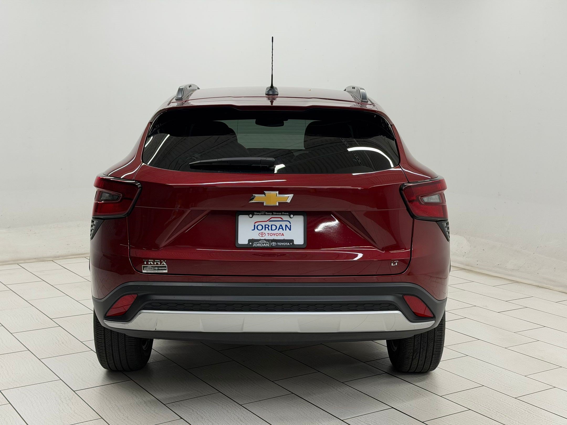 Used 2025 Chevrolet Trax LT FWD image 8