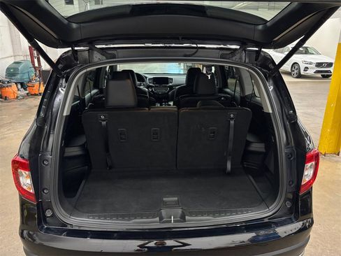Used 2022 Honda Pilot Touring image 17