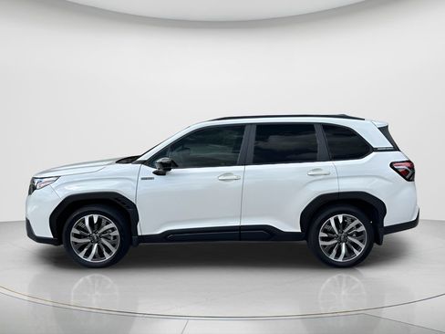 Used 2025 Subaru Forester Touring w/ Touring Package AWD/4WD image 8