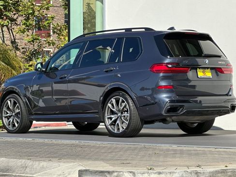 Used 2022 BMW X7 M50i image 5