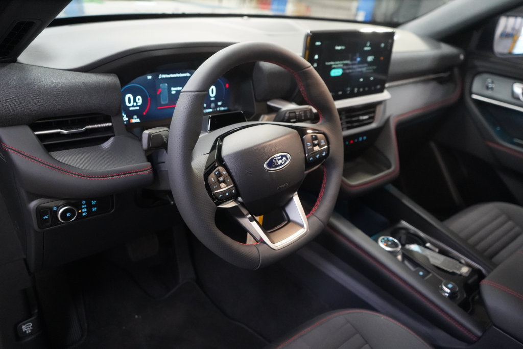 New 2027 Ford Explorer ST-Line w/ Premium Package AWD/4WD image 17