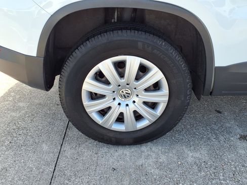 Used 2017 Volkswagen Tiguan S FWD image 26