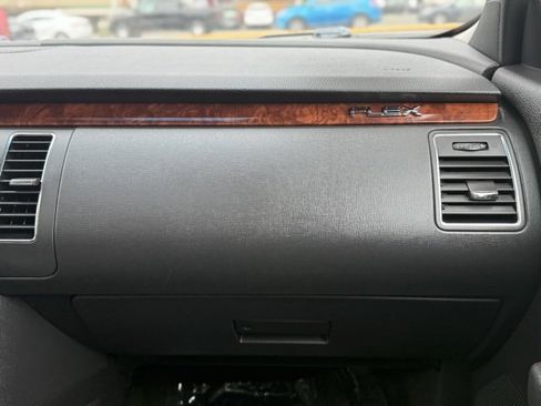 Used 2009 Ford Flex Limited image 11