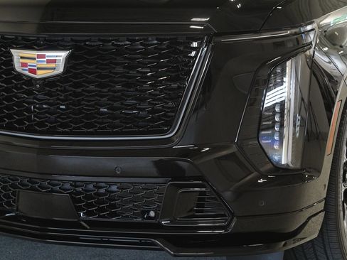 Used 2025 Cadillac Escalade V w/ LPO, ONYX Package AWD/4WD image 6