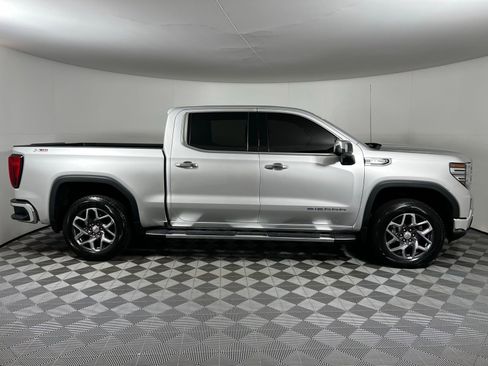Used 2022 GMC Sierra 1500 SLT w/ SLT Premium Plus Package image 4