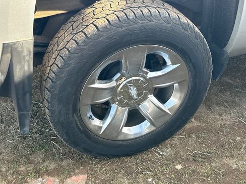 Used 2018 Chevrolet Silverado 1500 LT w/ LT Eassist Package image 8