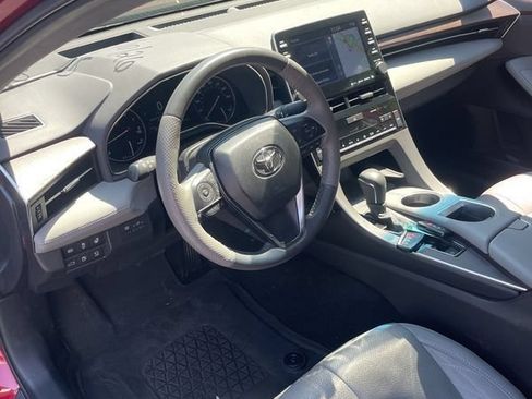Used 2022 Toyota Avalon Limited w/ Advanced Safety Package FWD image 4