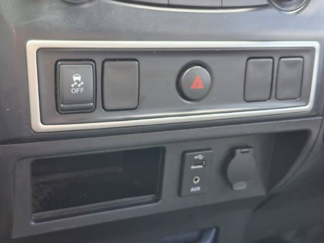 Used 2018 Nissan Titan S AWD/4WD image 15