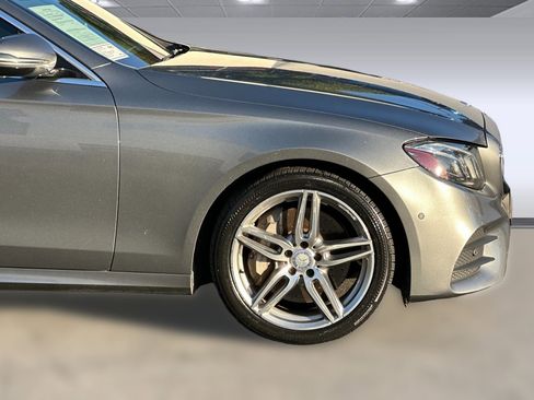Used 2017 Mercedes-Benz E 300 4MATIC image 35