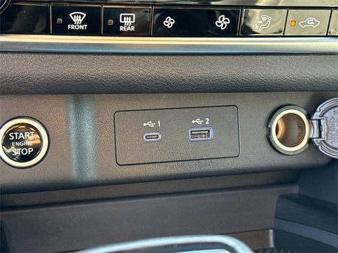 Used 2023 Nissan Rogue SV image 26