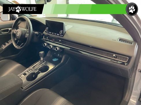 Used 2024 Honda Civic Sport image 18