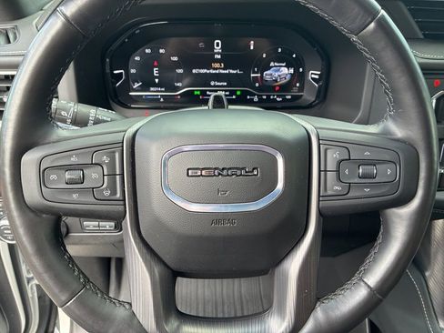 Used 2024 GMC Yukon XL Denali Ultimate AWD/4WD image 17