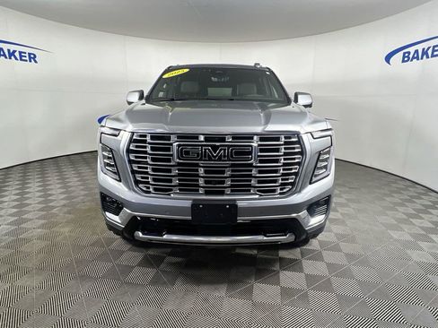 Used 2025 GMC Yukon XL Denali w/ Denali Reserve Package image 3