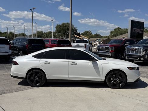 Used 2024 Honda Accord Sport image 4